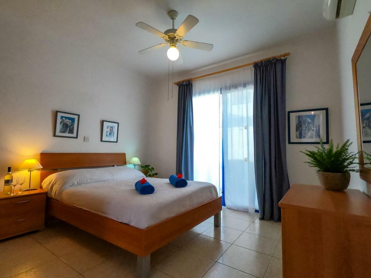 Ron'S Pergola Apartment Пафос Екстериор снимка