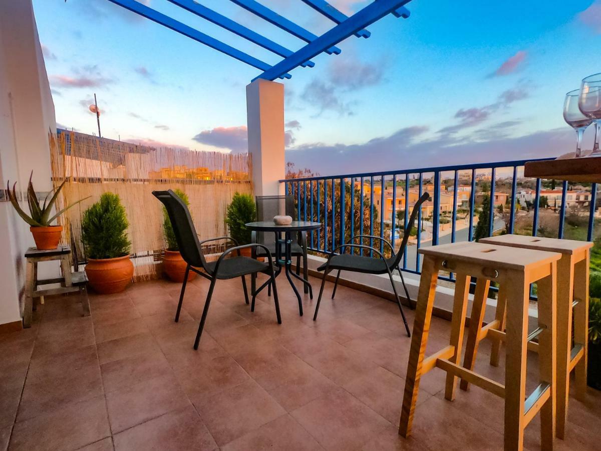 Ron'S Pergola Apartment Пафос Екстериор снимка